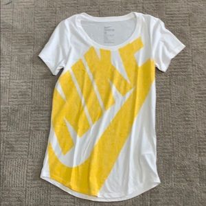 Nike T-shirt